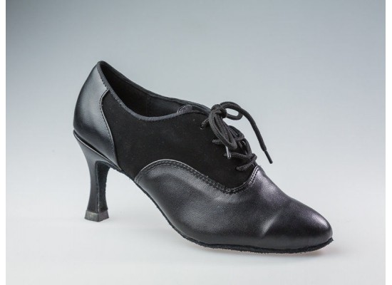 QueenE training shoe black leather 2.5" heel